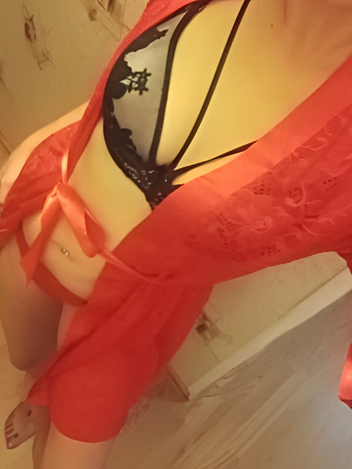 Кира привлекальеная девушка из Березовского цена от 2500 руб