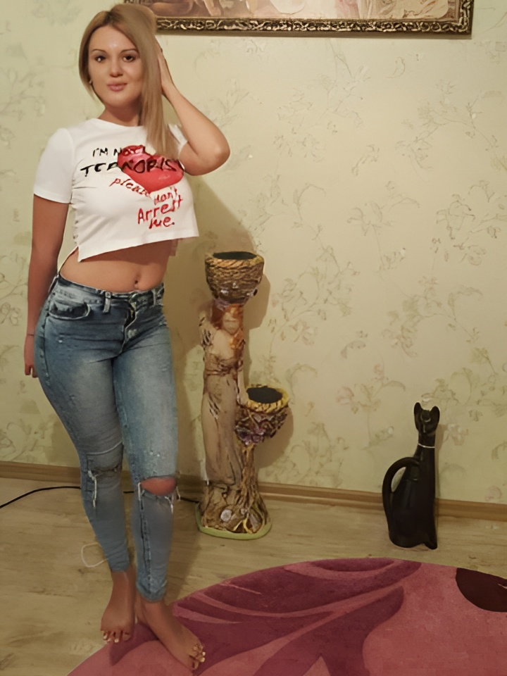 Виталина привлекальеная девушка из Березовского цена от 1500 руб