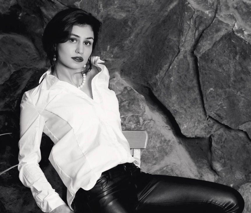 Оленька привлекальеная девушка из Березовского цена от 3500 руб