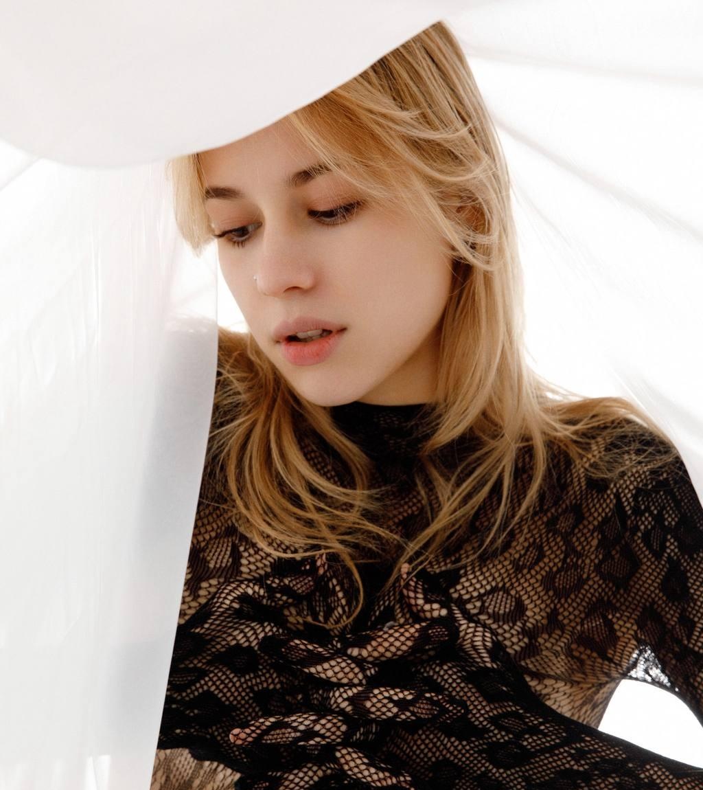 Варвара привлекальеная девушка из Березовского цена от 6000 руб