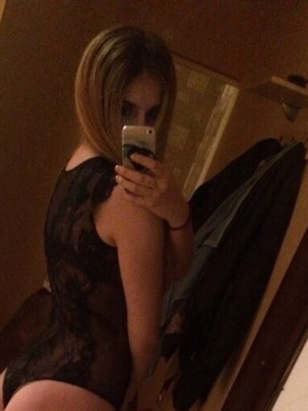 Инга привлекательная девушка из Березовского цена от 3500 руб