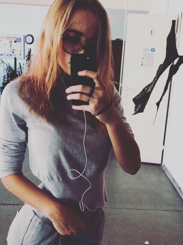 Надежда привлекательная девушка из Березовского цена от 3000 руб