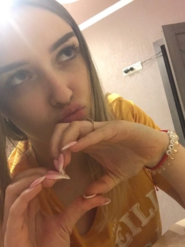 Алекса привлекательная девушка из Березовского цена от 3000 руб