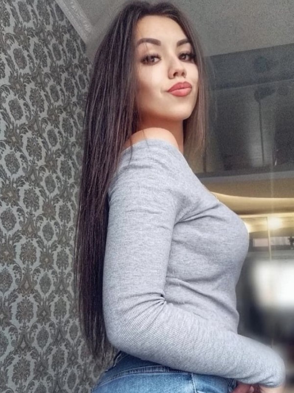 🎥 Элла привлекательная девушка из Березовского цена от 3500 руб