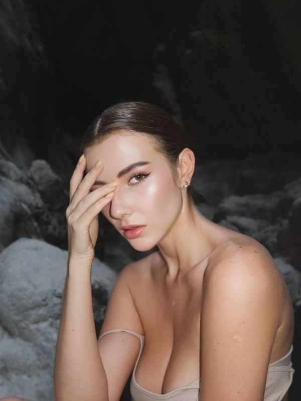 Янка привлекательная девушка из Березовского цена от 7000 руб